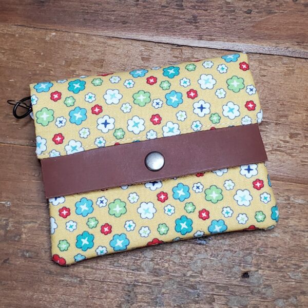 Puck Wallet - Sunny Floral