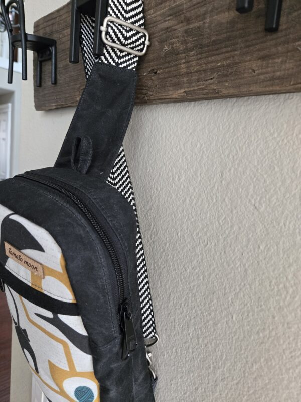 Artemis Sling - Mid-century cats Black - Image 2