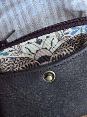 Puck Wallet - Bee cord