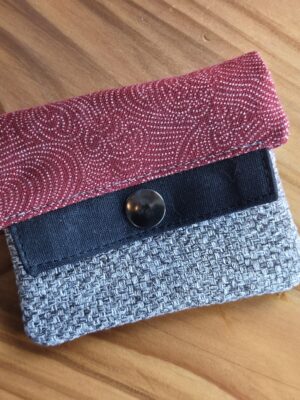 Puck Wallet - Red Swirls