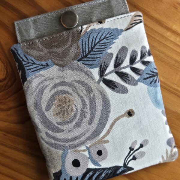 Puck Wallet - Gray Gardens - Image 2