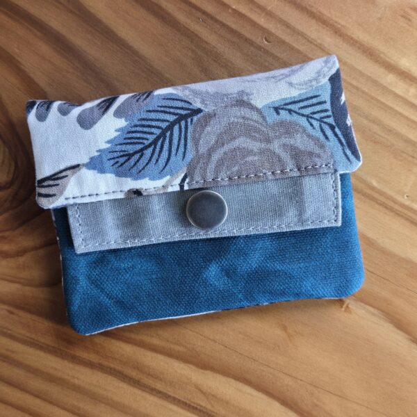 Puck Wallet - Gray Gardens