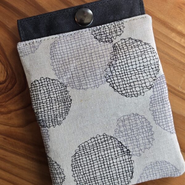Puck Wallet - inky circles - Image 2
