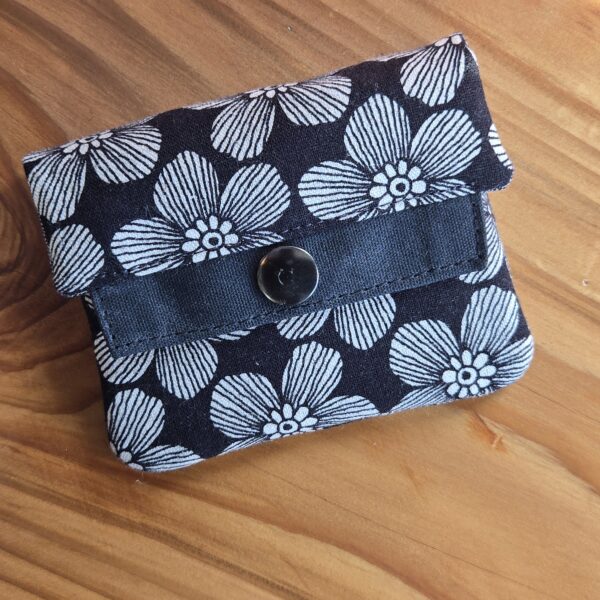 Puck Wallet - Black Blooms