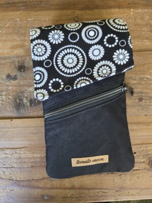 Orbit Phone Sling Black Daisy