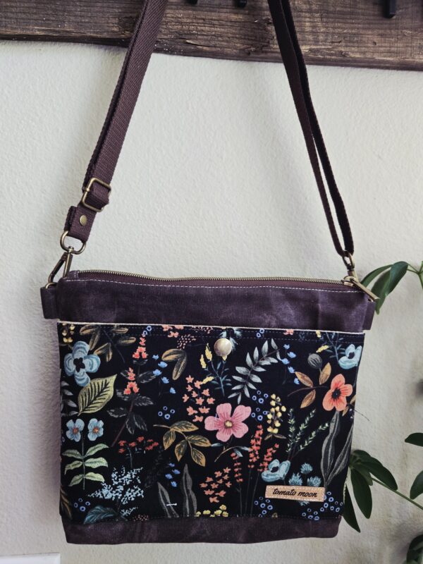 Iris - Dark Brown Amalfi