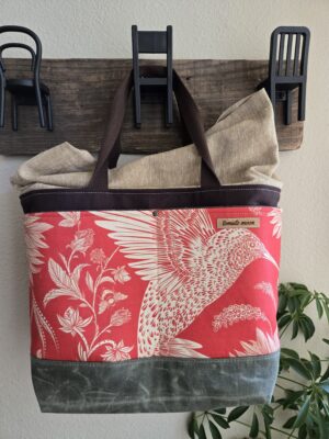 Oberon Bucket - Large - Hummingbird 1