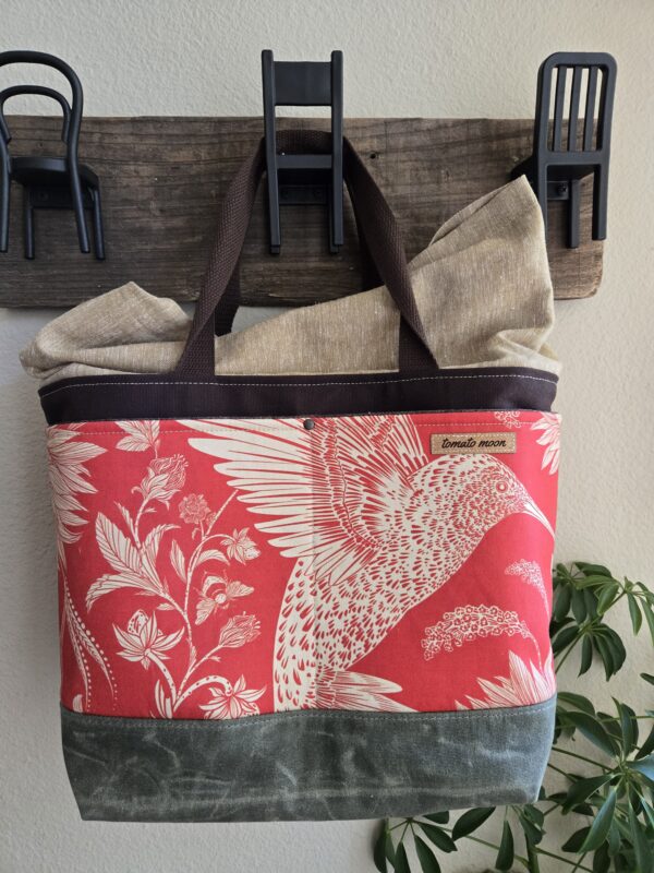 Oberon Bucket - Large - Hummingbird 1