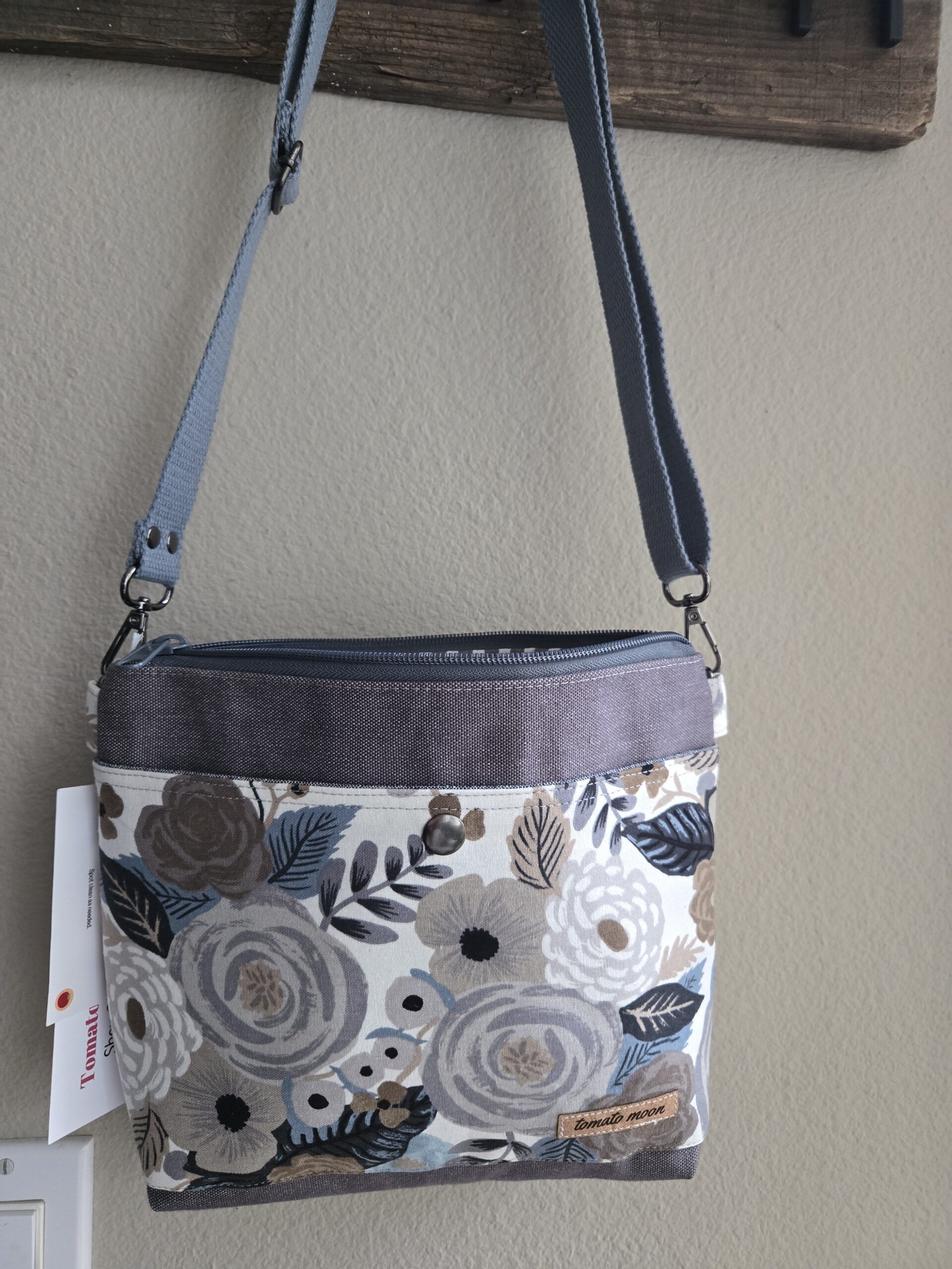 Iris - Smokey Gray Gardens